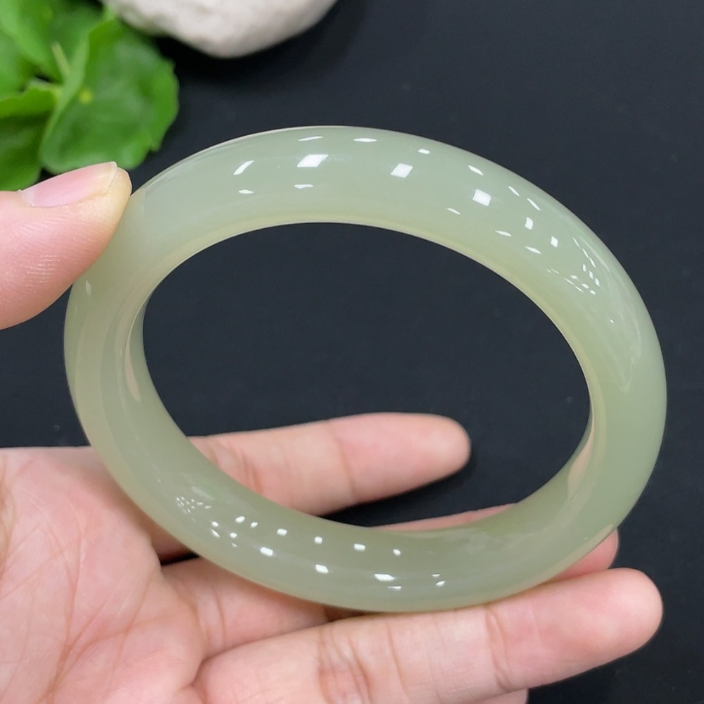 H28285272 Hetian Jade Round Bangle, Loop Size 57.5, Total Weight Approx. 56.1g