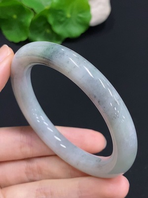 F30514025 JadeiteRound Bangle