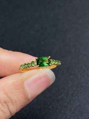 C33868987 18K Gold Garnet Ring Total Weight Approx. 2.24g Size 14.5