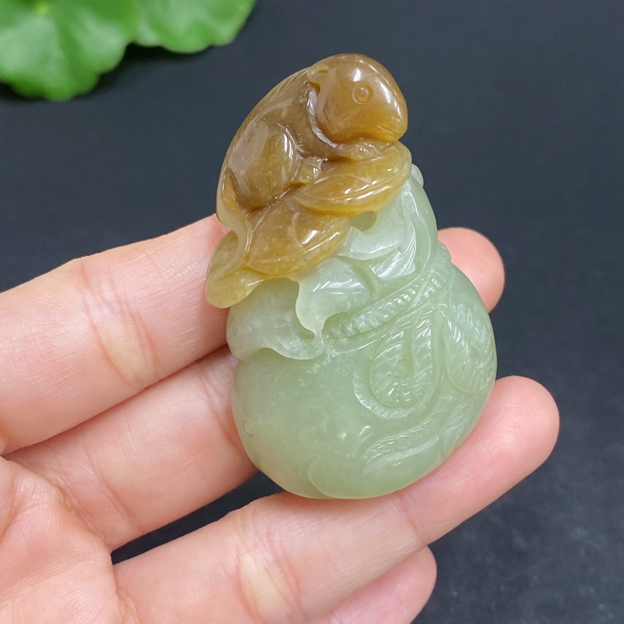 H32812499 Khotan Jade Pendant "Wealth-Bringing Mouse