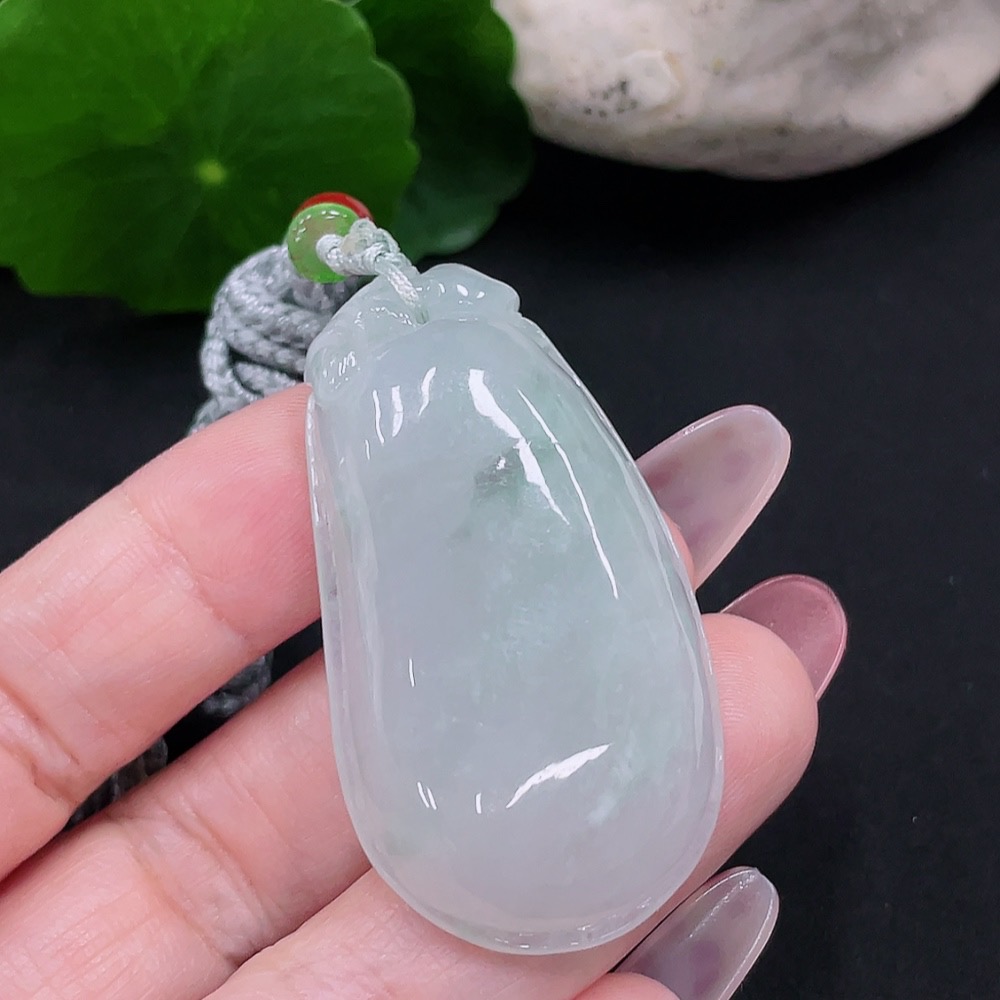 F34013224 Jadeite Auspicious Gourd Pendant