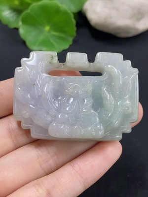 F42969435 翡翠九尾狐挂件 货品总重约45.59g