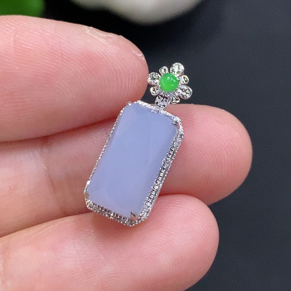 F33933563 Jadeite Inlaid Pendant 18k Gold Total Weight Approx. 2g