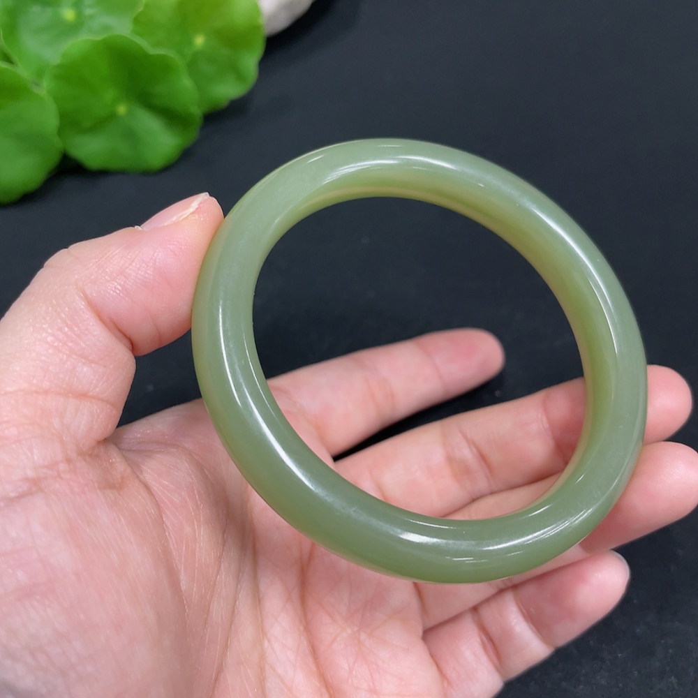 H34037558 Hetian Jade Round Bracelet Size 55.4 Total Weight Approx. 40.3g