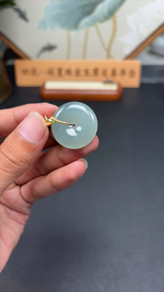 F35116494 Jadeite Pendant Peace Buckle with 18K Gold and Diamond Accents, Total Weight Approximately 8.36g