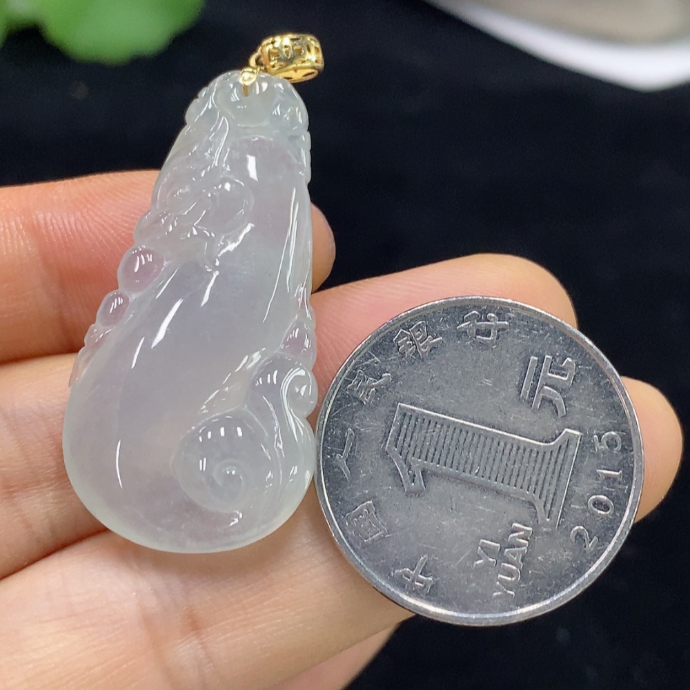 F31639720 Jadeite Pendant with 18k Clasp, Total Weight Approximately 8.46g