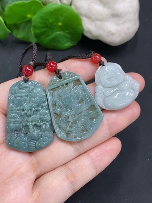 F34001450 Jadeite Pendant Sell as a Lot (Beads Not Grade A)