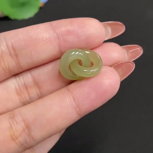 H34074525 Hetian Jade Pendant Total Weight About 2.3g