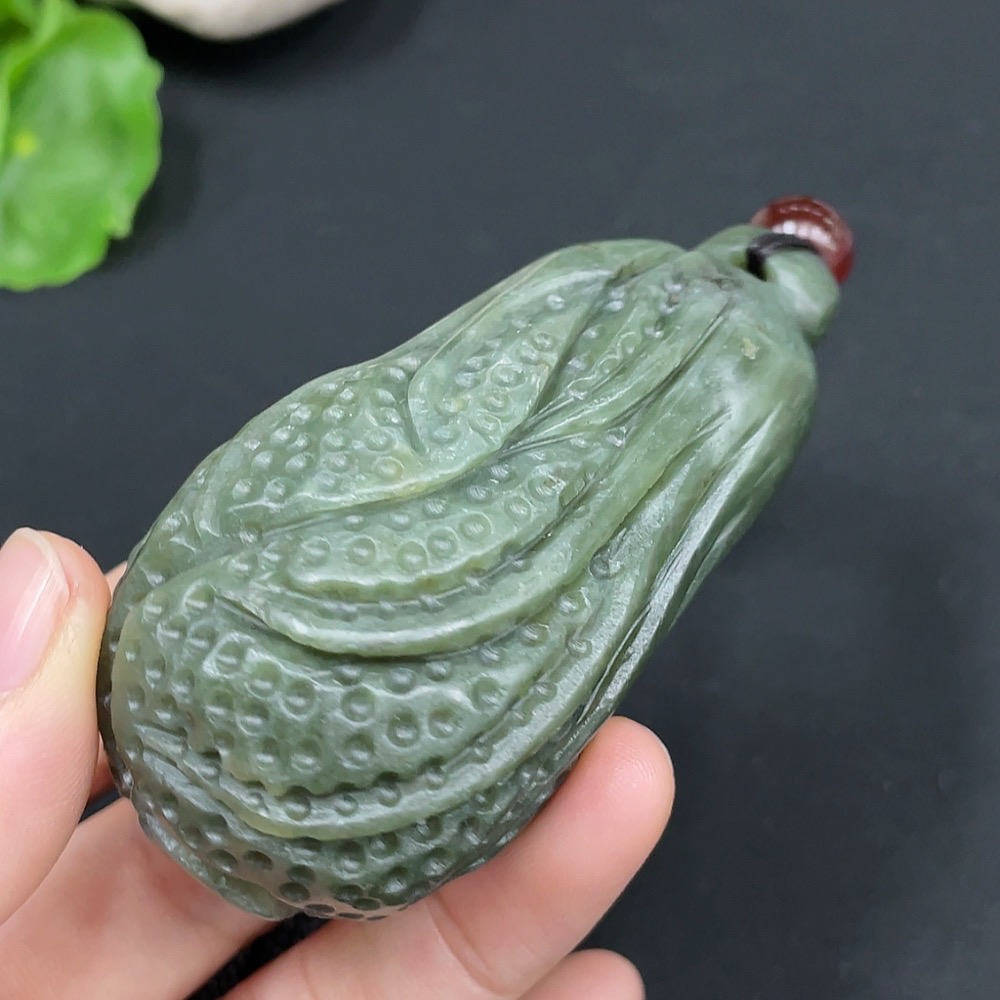 H25902229 Hetian Jade Handheld Carving  White Cabbage