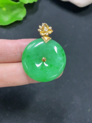 F31691202 JadeitePendant Peace Buckle 18k Gold Setting with Diamond, Total Weight Approx. 7.62g