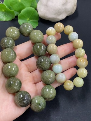 F41936540 翡翠手串 卡12.2/18mm左右   货品总重约182.4g