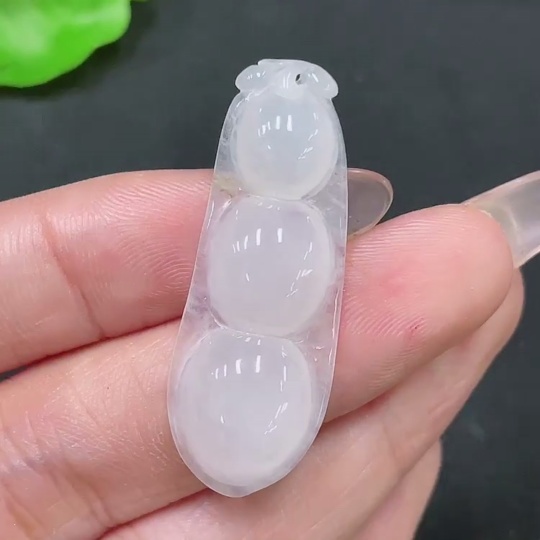 F34047634 Jadeite pendant bean total weight about 4.57g