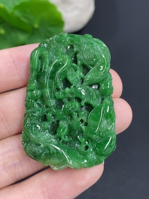 F41933355 翡翠花开富贵挂件 货品总重量约26.1克