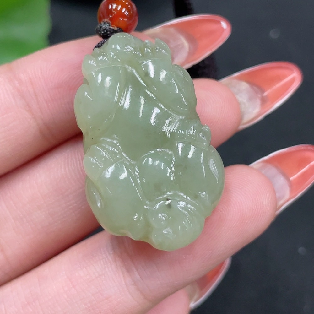 H34053560 Hetian Jade Pendant Pi Xiu