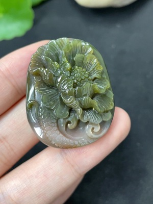 H42956870 盐源玛瑙挂件  花开富贵  货品总重约19.8g