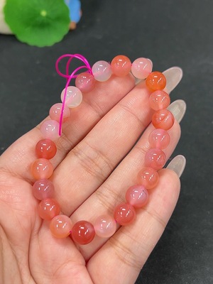 H41946090 盐源玛瑙手串 卡8.2mm左右 仅红色 货品总重约18.9g