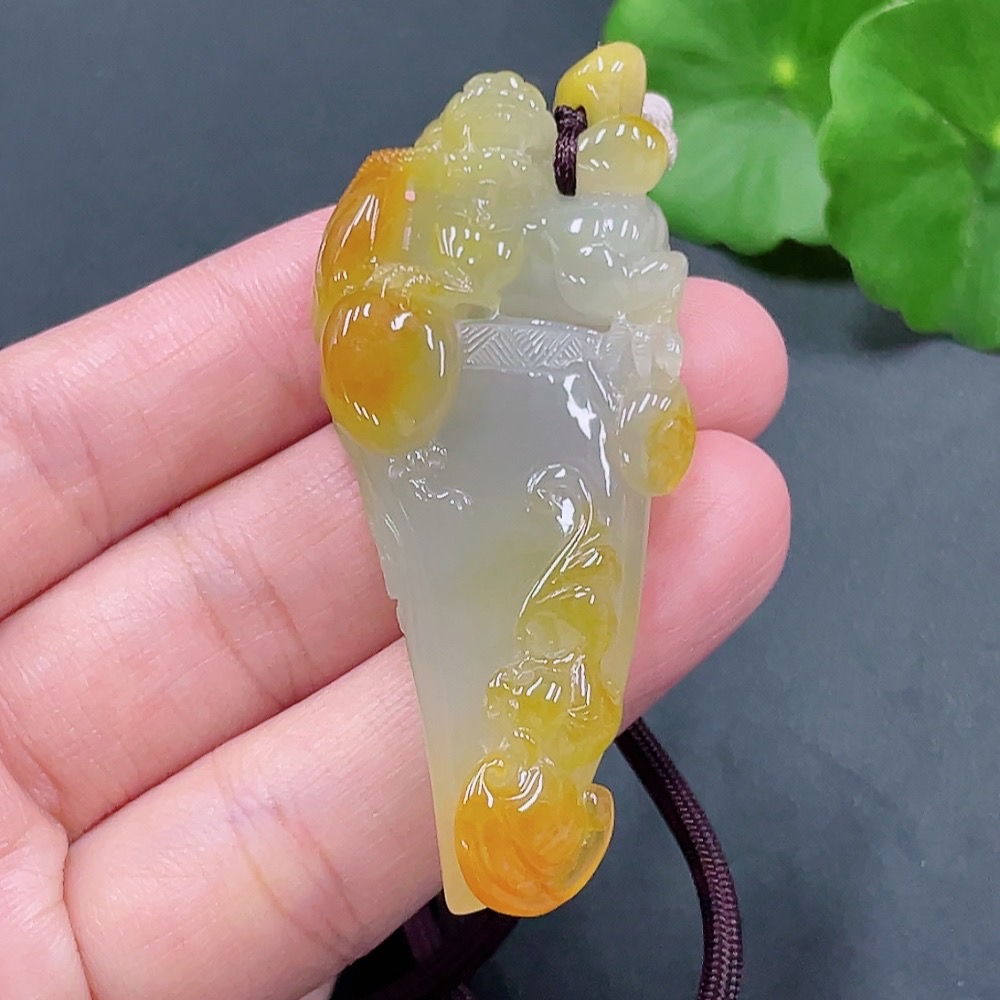 F22494862 Jadeite Dragon Tooth Pendant Color Origin Undetermined Total Weight 36.776g