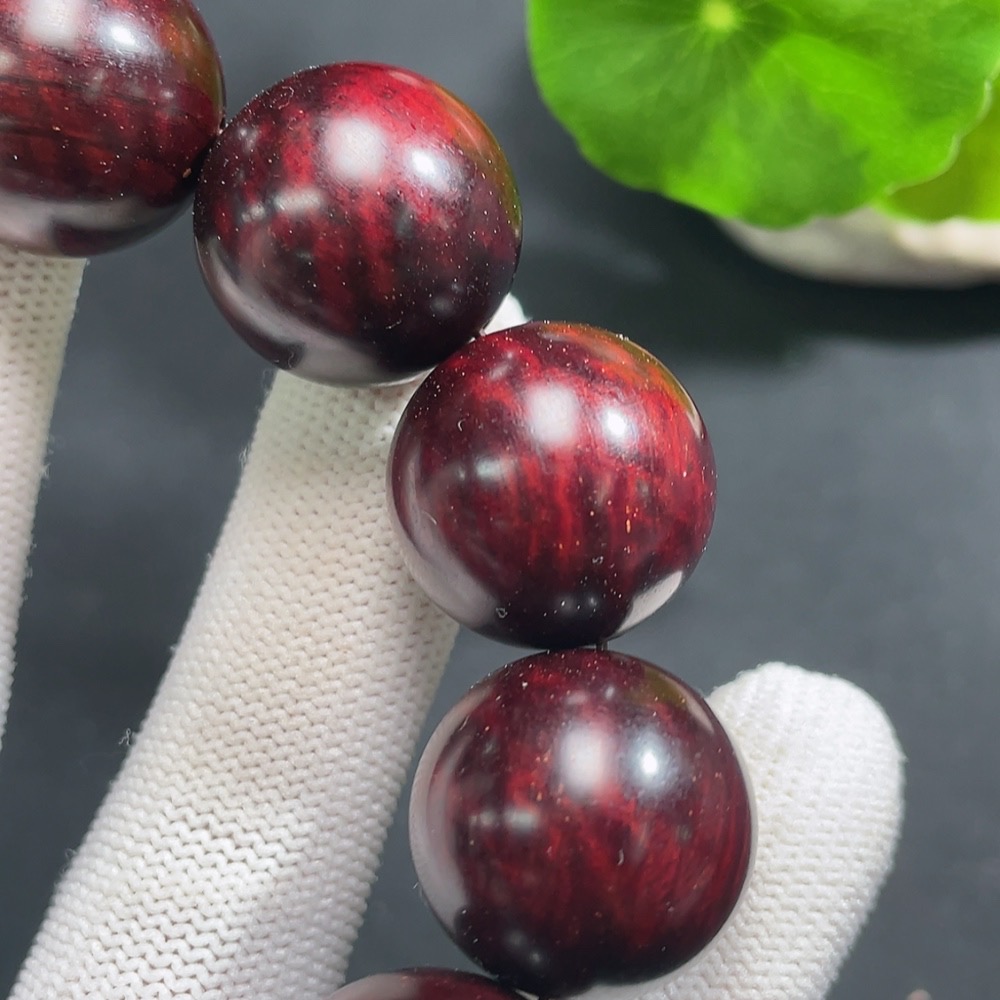 W31666223 Small-Leaf Sandalwood Sandalwood Bracelet, Total Weight Approx. 63.00g, Size Around 20.3mm