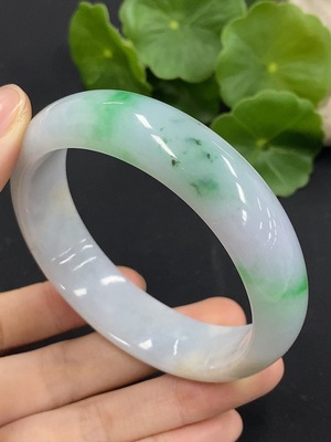 F37399163 翡翠正圈手镯 圈口57.2 货品总重约65.57g