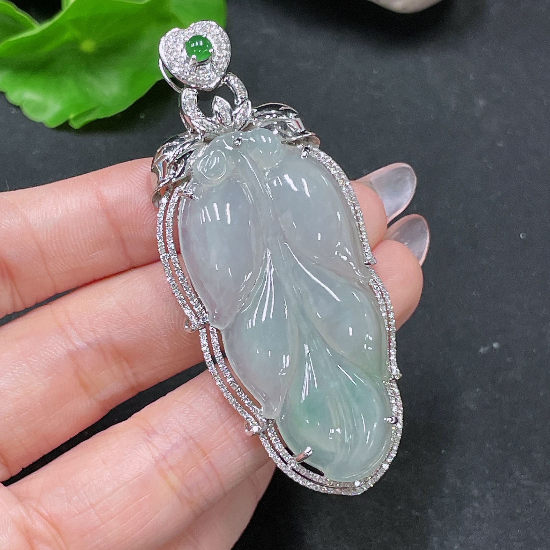F34045788 Jadeite Leaf Inlay with 18k Gold and Diamond Accents, Total Weight Approx. 18.94g