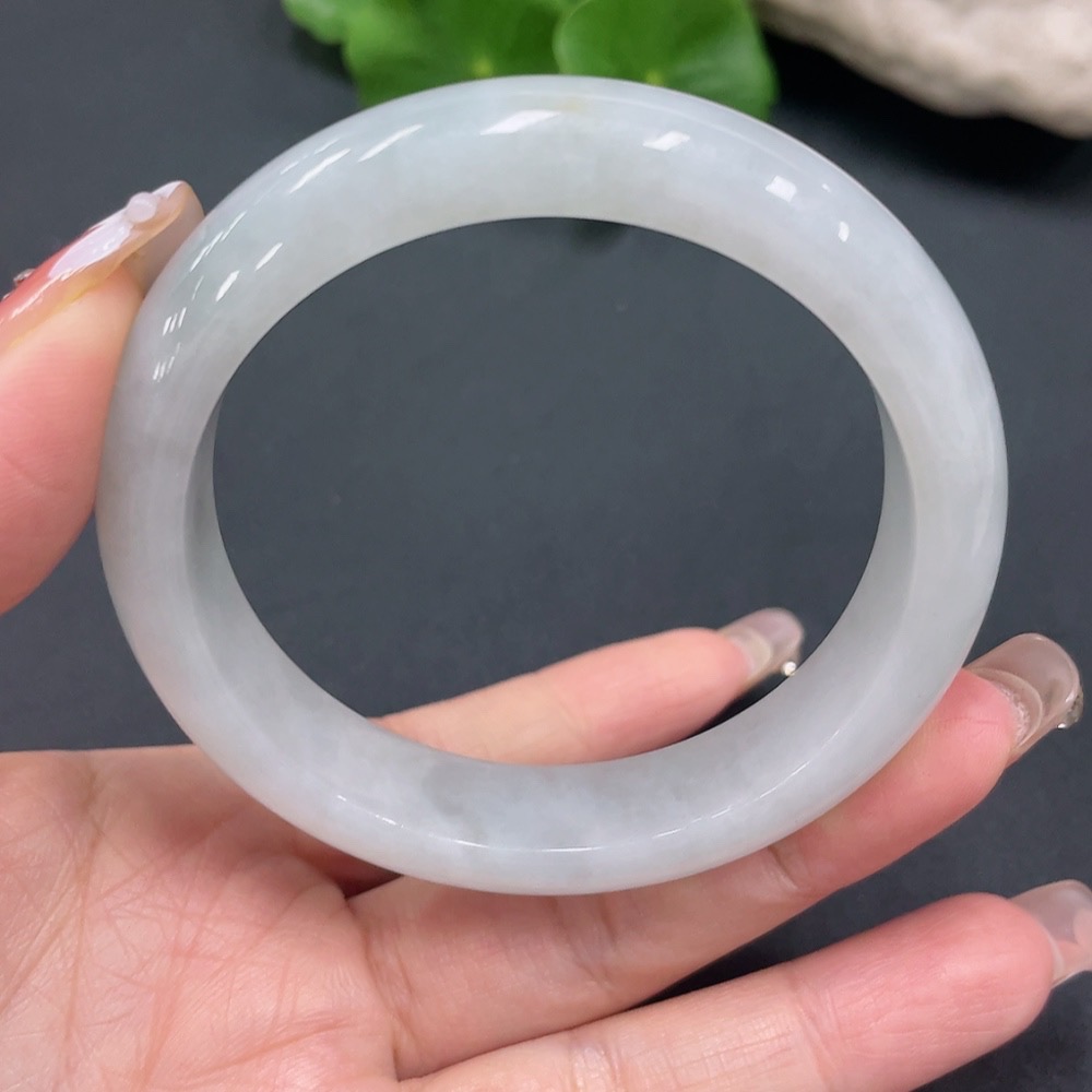 F20214573 Jadeite Round Bracelet Size 56.3 Total Weight 60.657g