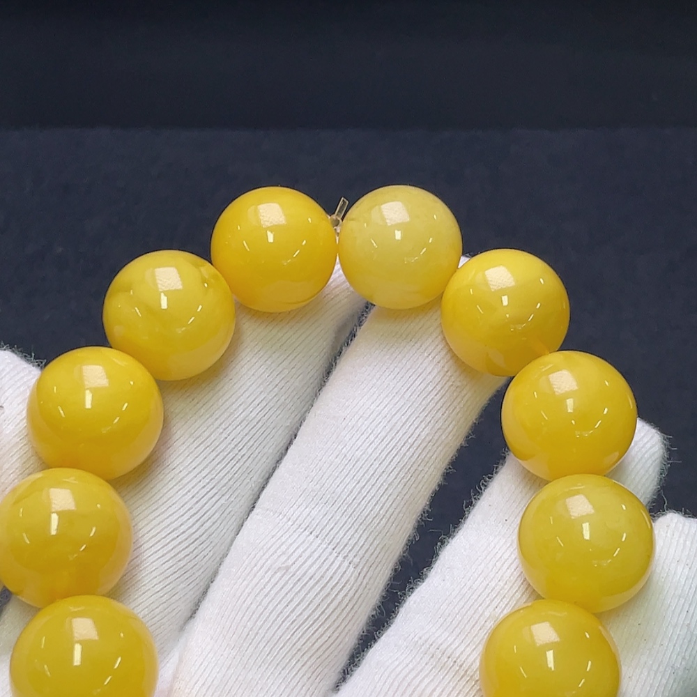 C29401007 Amber Beeswax Bead Bracelet, Total Weight Approx. 33.79g, Bead Size 16.4mm