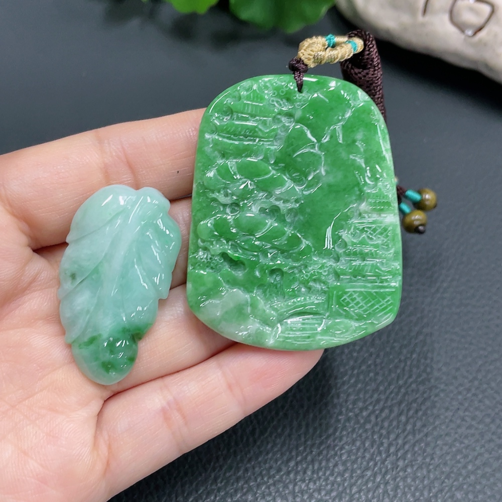 F22513074 Jadeite Pendant Sell as a Lot