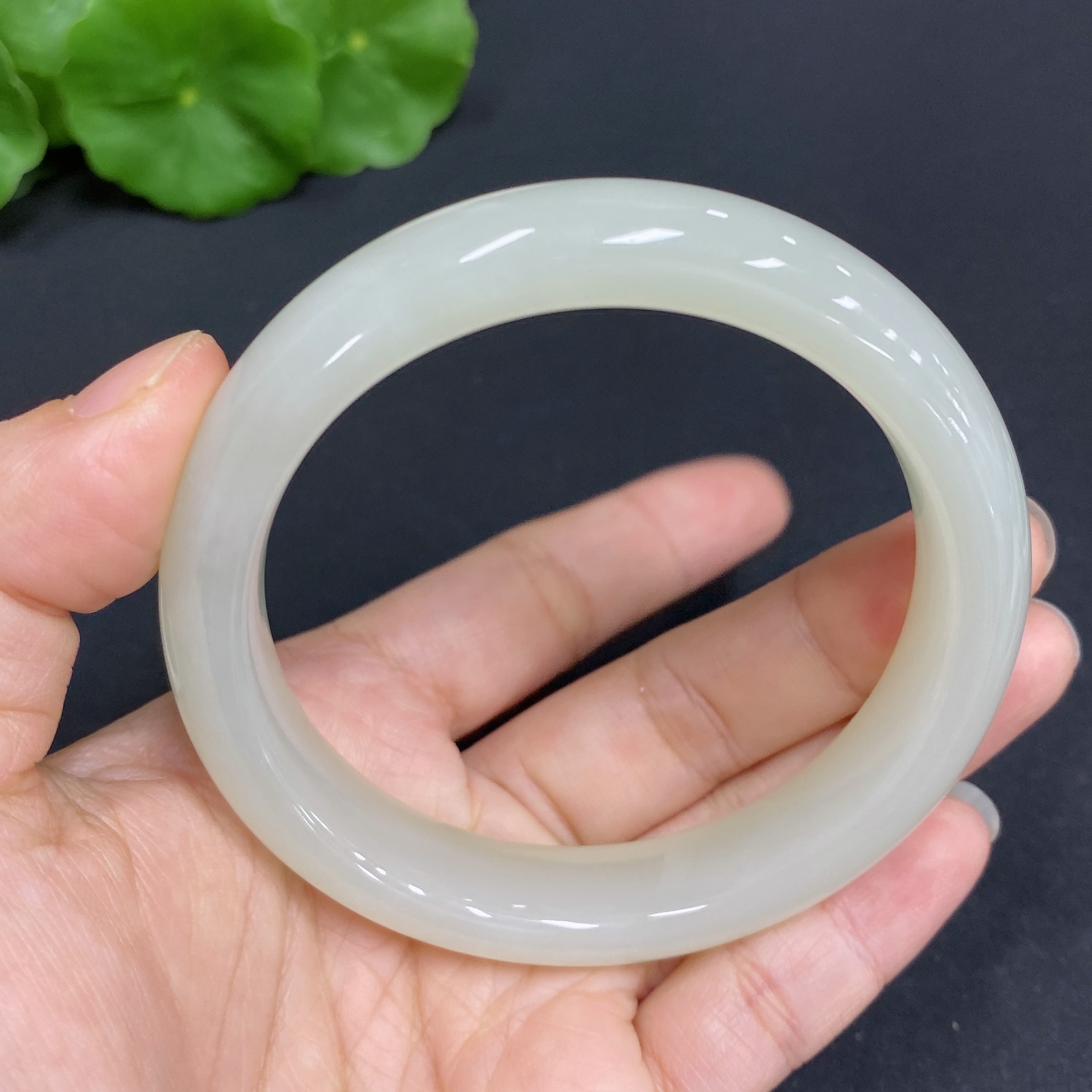 H32795383 Hetian Jade Round Bracelet Size 58 Total Weight Approx. 55.3g
