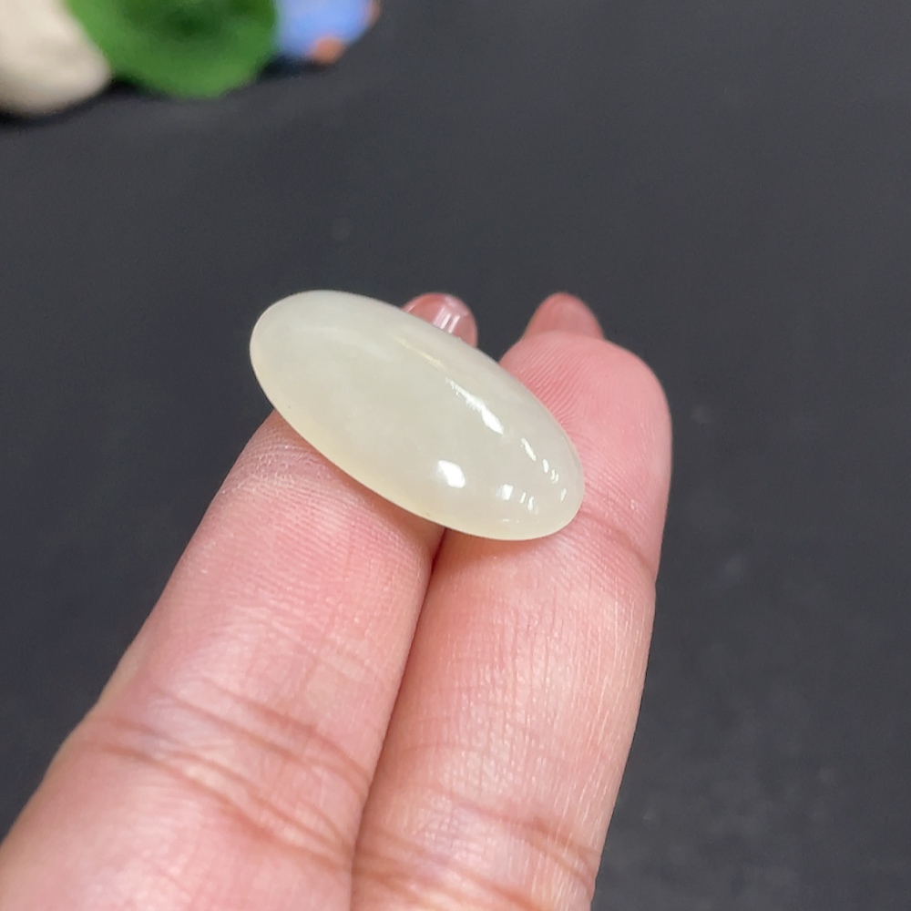 H34011439 Hetian Jade cabochon, total weight approx. 3.2g