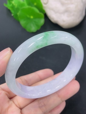 F46566468 翡翠贵妃手镯 圈口53/45.5mm 货品总约重43.14g