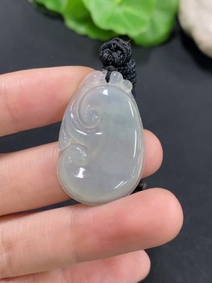 F46601043 翡翠如意挂件 货品总重约7.39g