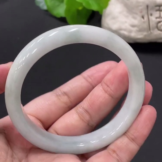 F32821224 Jadeite regular bangle