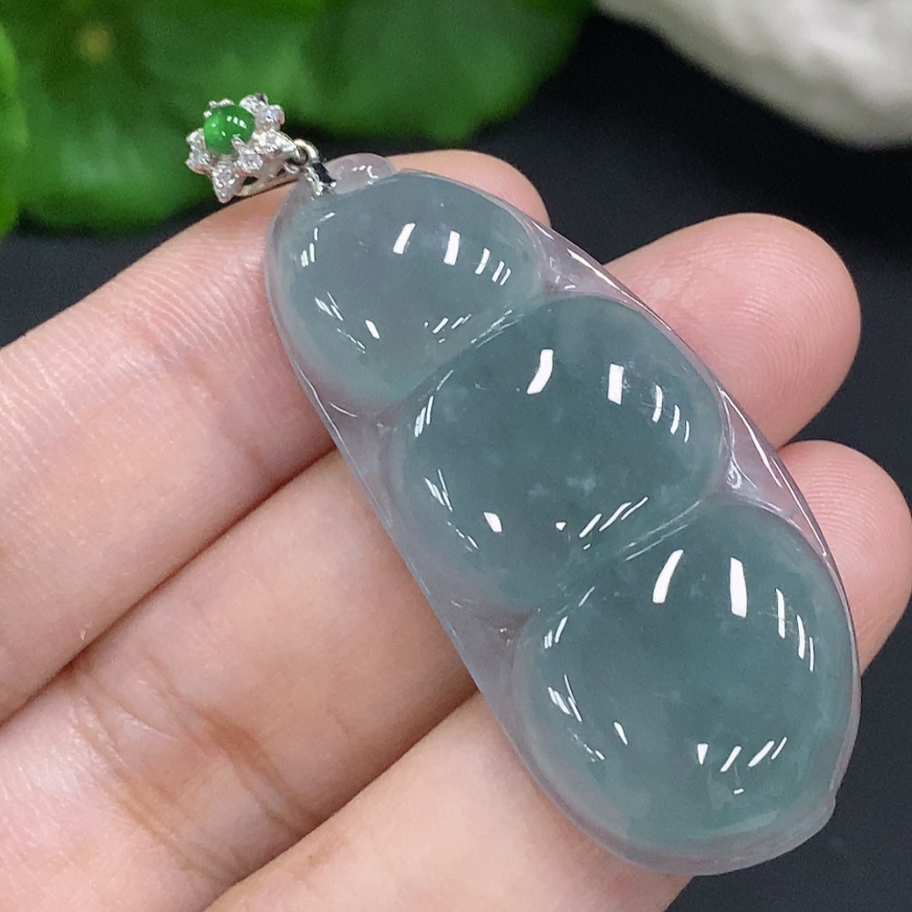 F35126687 Jadeite Buddha Bean Pendant with 18K Gold Clasp, Total Weight Approx. 9.6g (Non-Diamond)