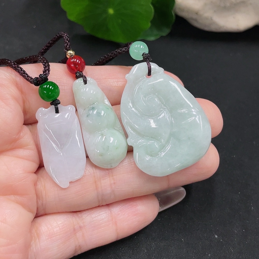 F35129124 Jadeite Ruyi/Fu Dou/Yi Ming Jing Ren Pendant with Non-A Grade Beads