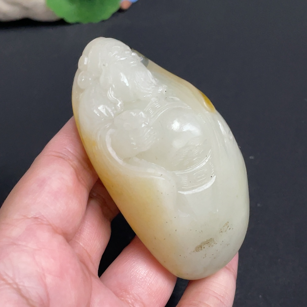 H34004018 Hetian Jade Handheld Ornament - God of Wealth (Undetermined Skin Color Origin, Contains Other Mineral Components, Total Weight Approx. 171.8g)