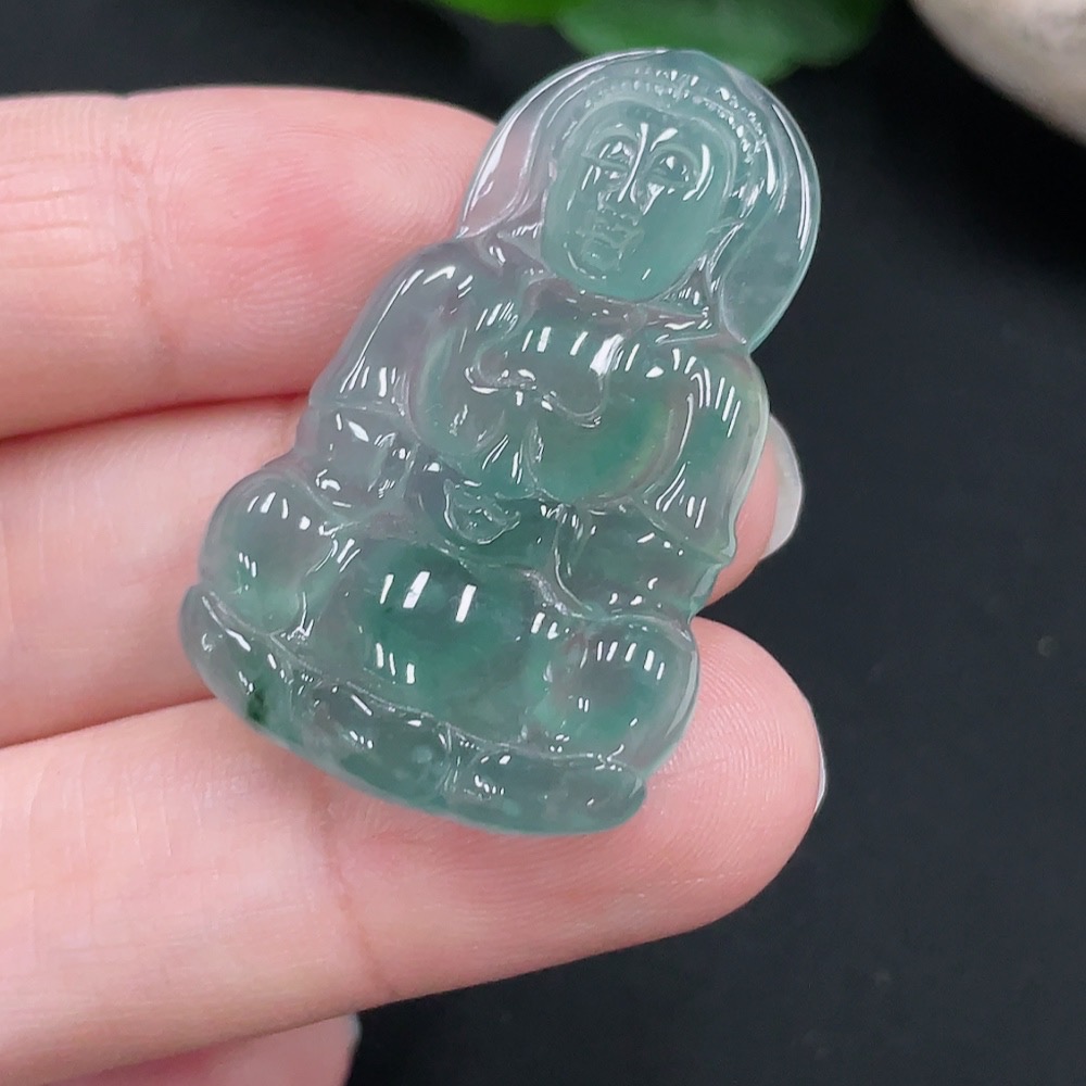 F30459882 Jadeite Guanyin Pendant Total Weight: Approx. 6.1g