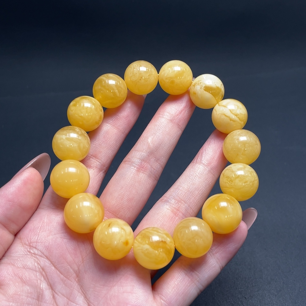 C20296377 Amber Beeswax Bracelet Total Weight About 32.28g Size Approx.15.7mm