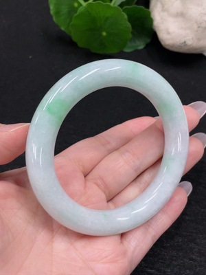F32709551 JadeiteRound Bangle, 57.4 Inner Diameter, Approx. 77.6g Total Weight