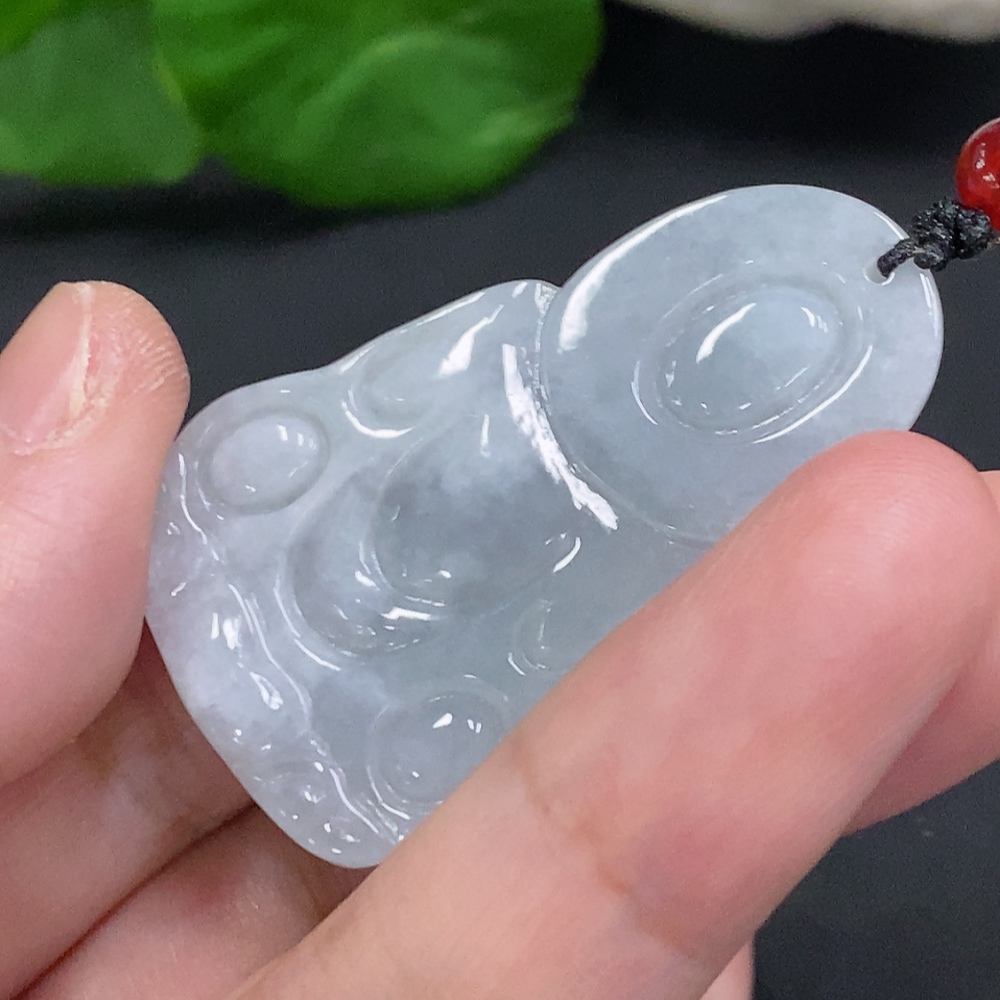 F34961919 Jadeite Guanyin Pendant Total weight including rope approx. 13.6g (accompanying beads non-A)