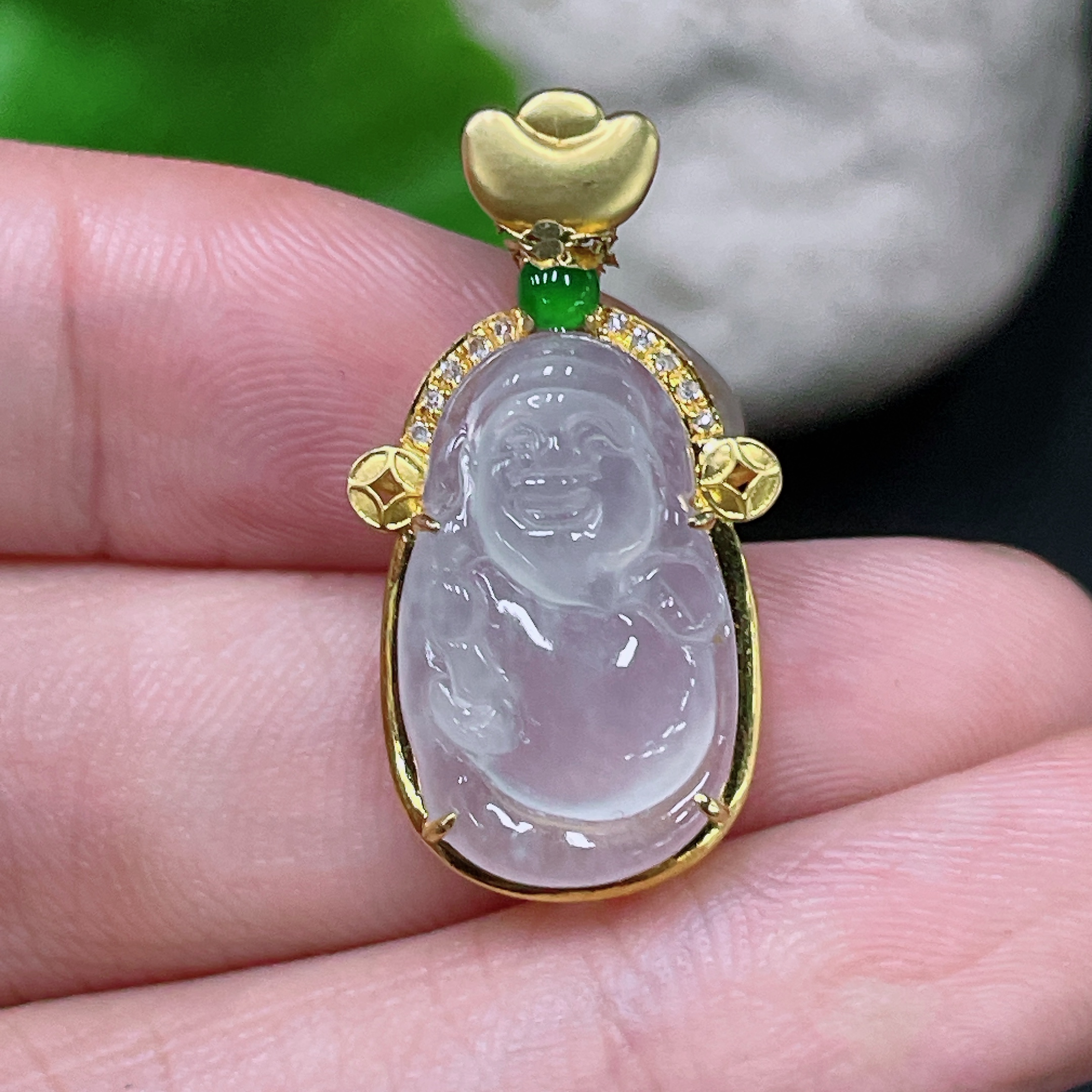 F33893222 Jadeite inlaid God of Wealth pendant 18k total product weight approximately 3.04g including chain