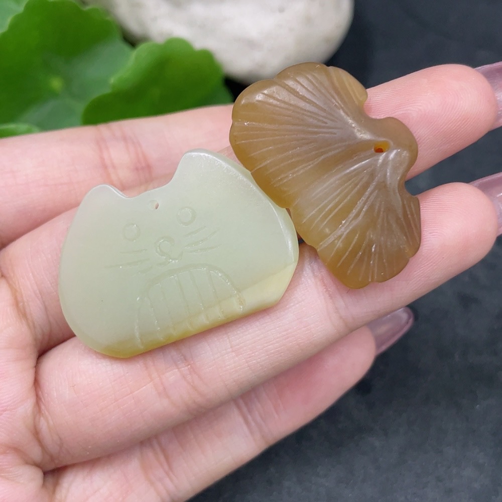 H33840547 Hetian Jade Pendant