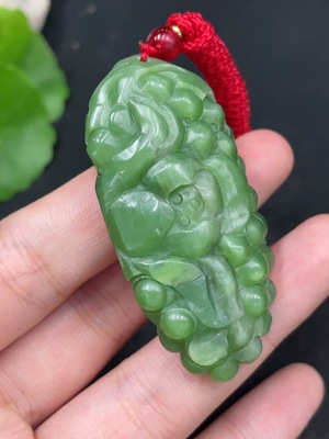 H31616585 Hetian Jade Pendant - Blessed with Many Children