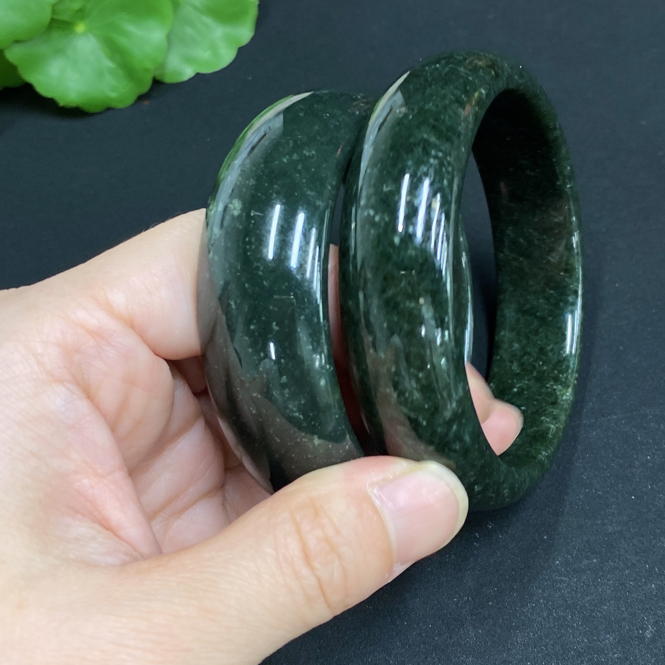 H34015033 Hetian Jade Round Bracelet Size 60.6/56.7 Total Weight Approx. 100.8g