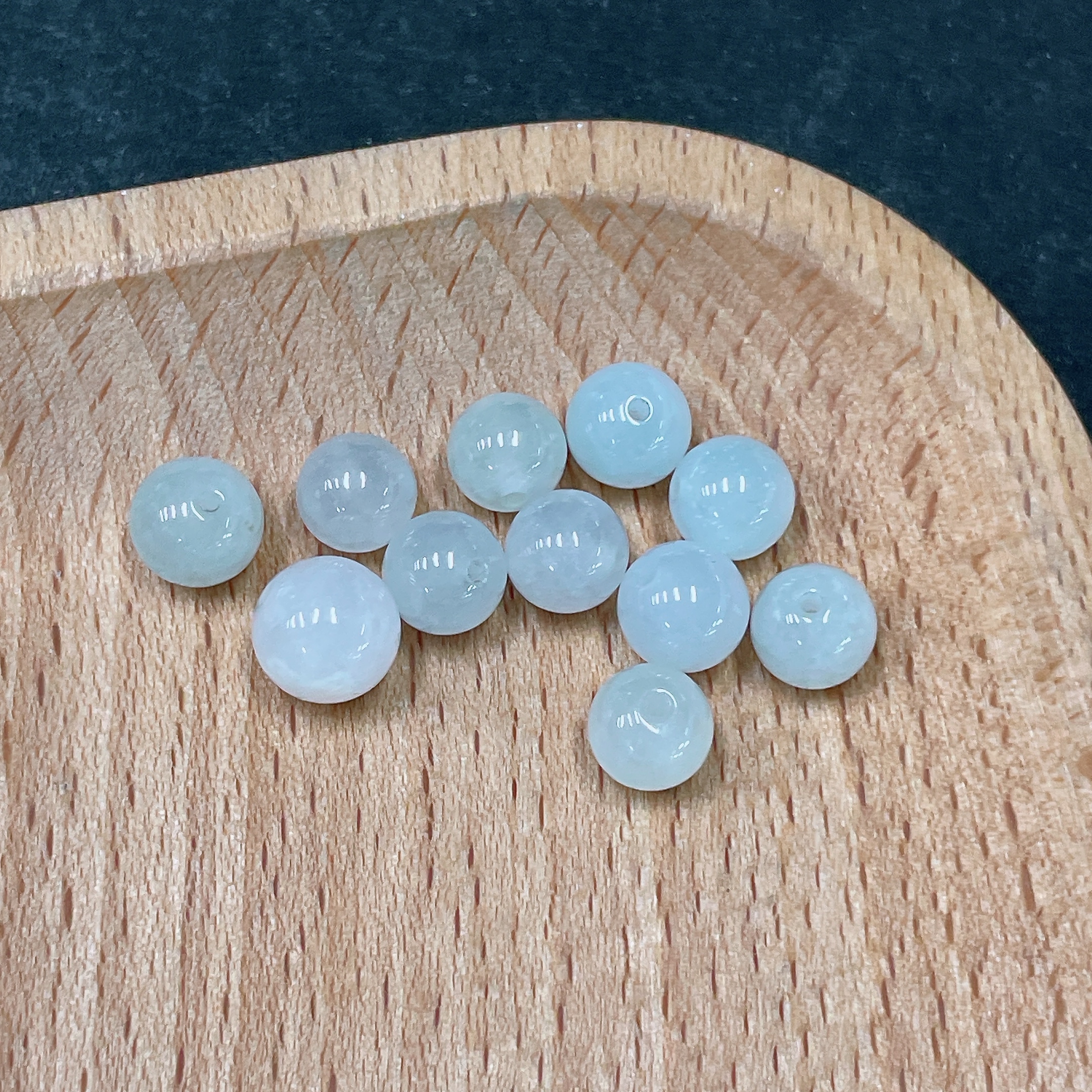 F35138929 Jadeite Beads Sell as a Lot