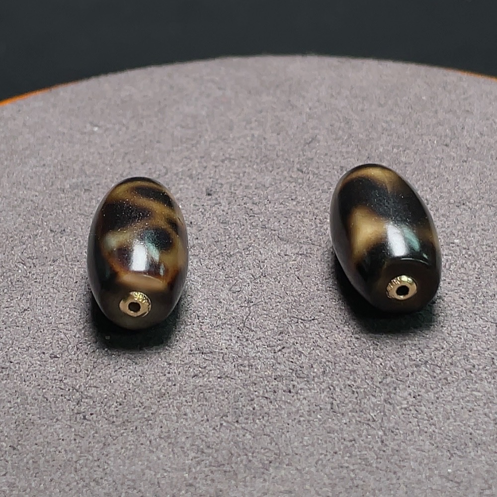 W33843635 Dzi Bead Pendant 50% Gold Content Total Weight Approx. 7.2g Sell as a Lot