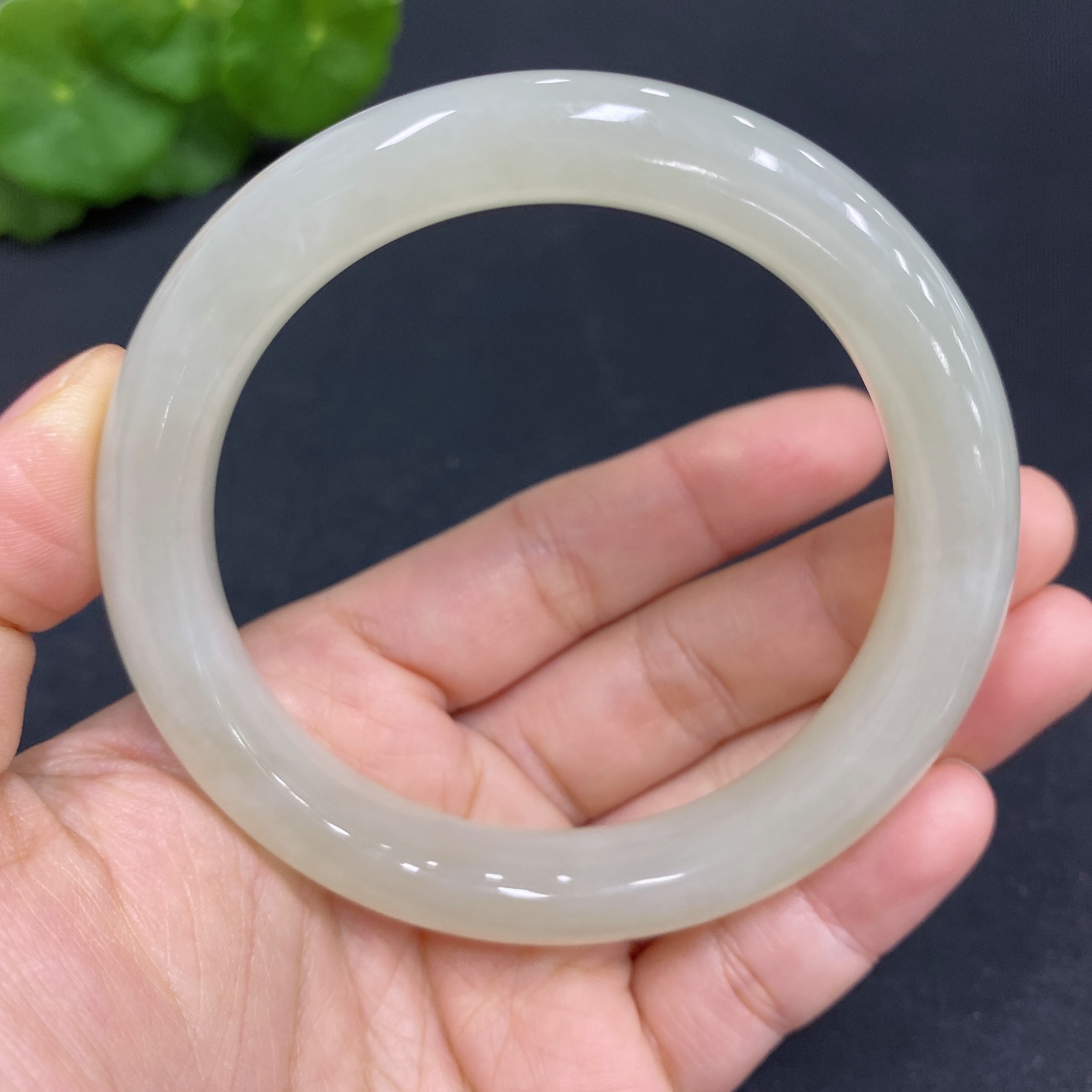 H30440609 Hetian Jade Round Bracelet Size 58.2 Total Weight Approx. 54.9g