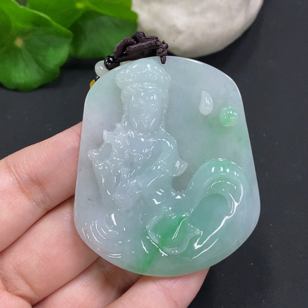F35106588 Jadeite Guanyin pendant Total weight about 39.2g (including rope weight) Matching beads not jadeite