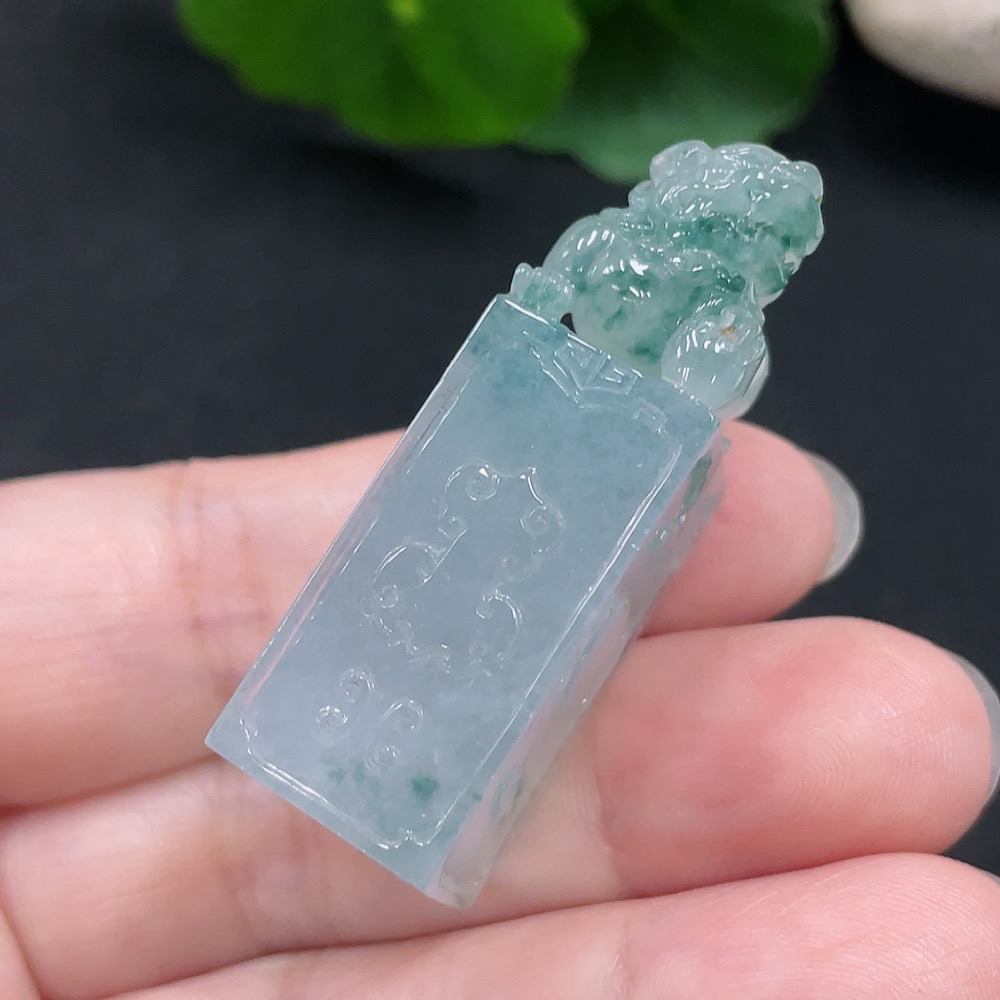F31627100 Jadeite Pi Xiu Seal Total Weight about 27g