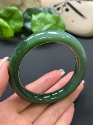 H42980549 和田玉圆条手镯 圈口55.2g 总重约58.3g