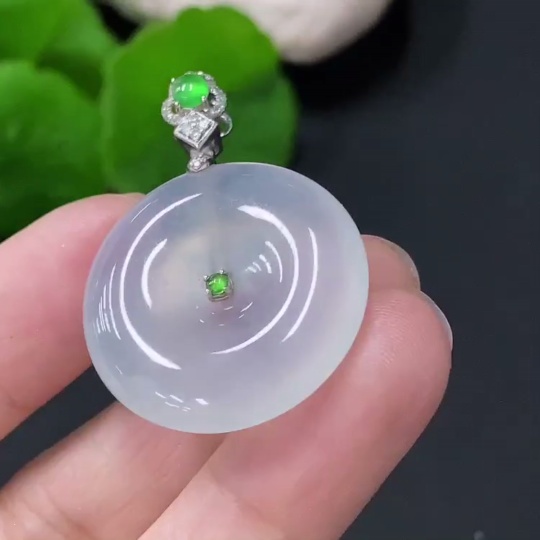 F24813745 Jadeite Pendant Peace Knot 18k Total Weight Approx. 7.77g